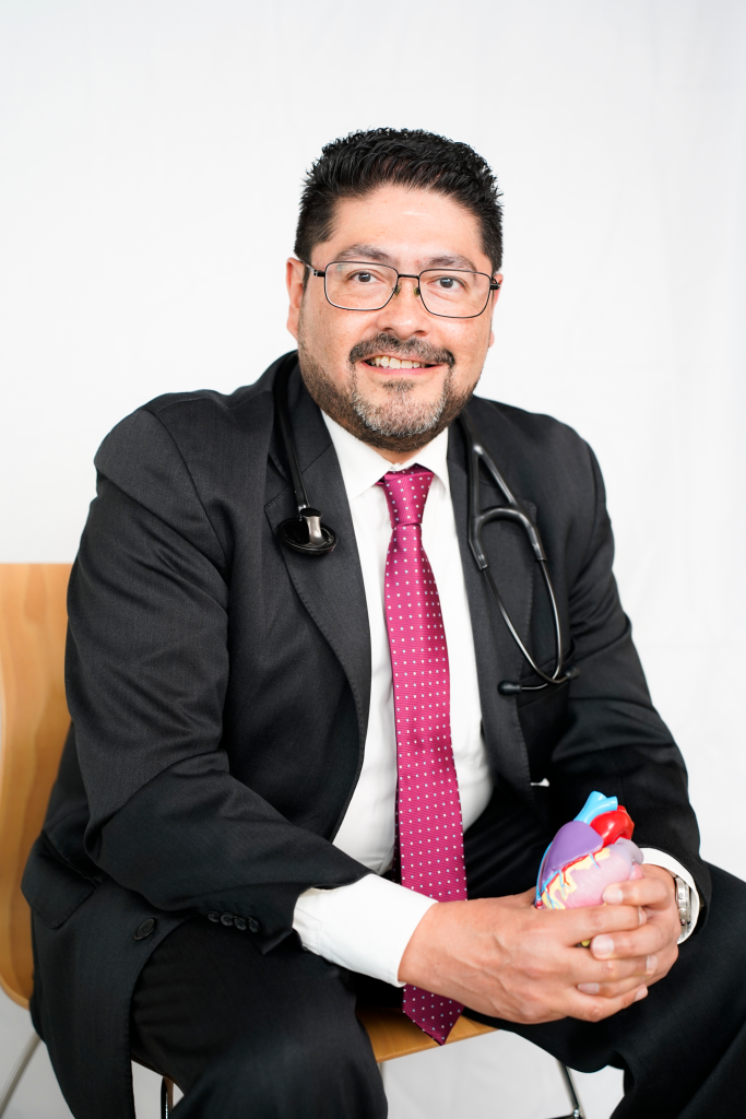 Dr. Amir Gómez